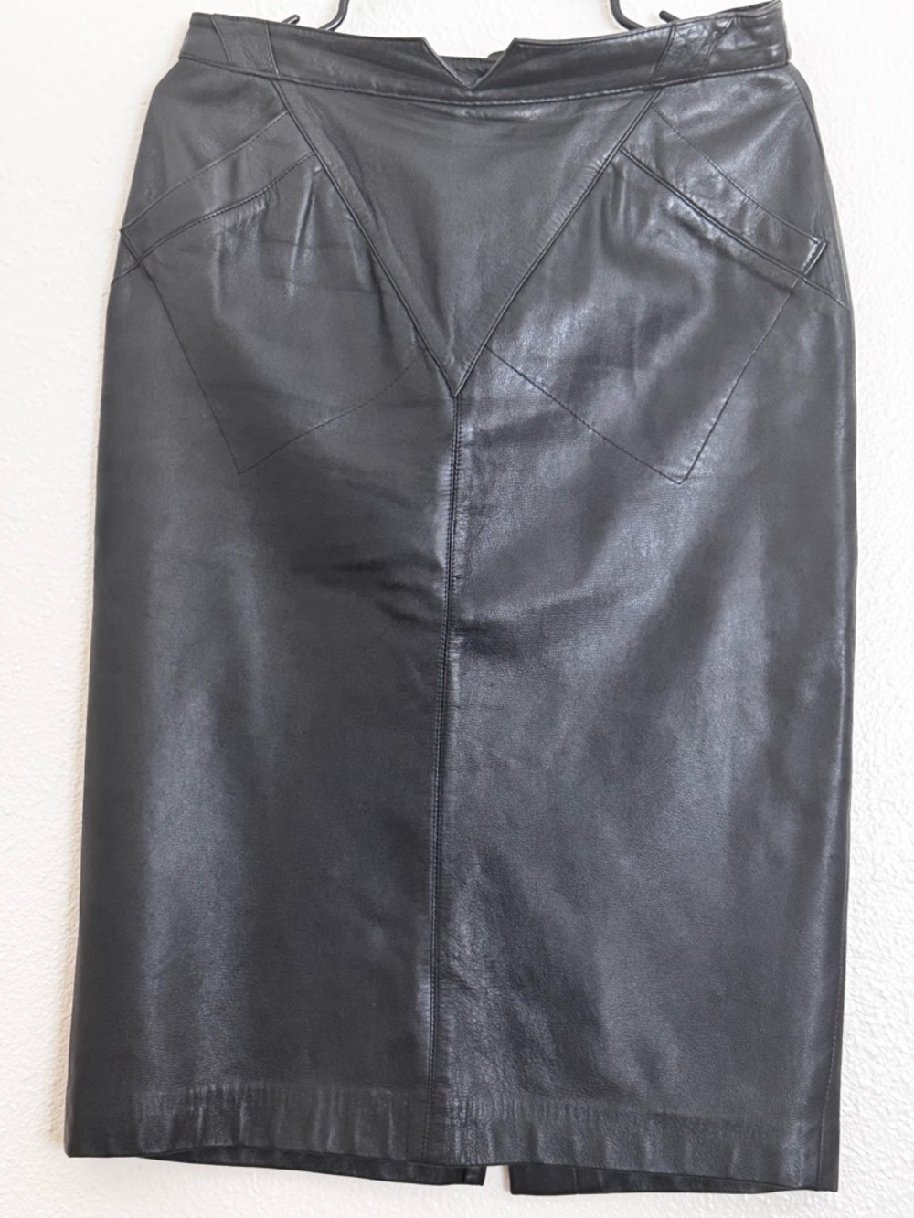 Sleek Black Faux Leather Pencil Skirt with V-Front Panels like new women’s 10